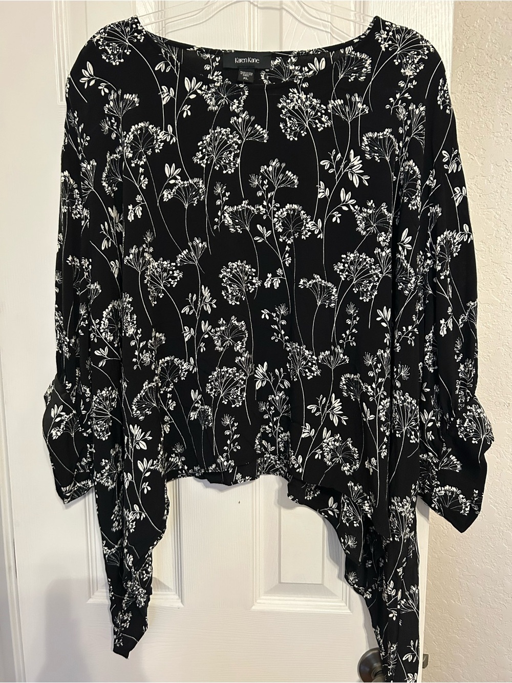 Karen Kane Black White Floral Flowy Top
